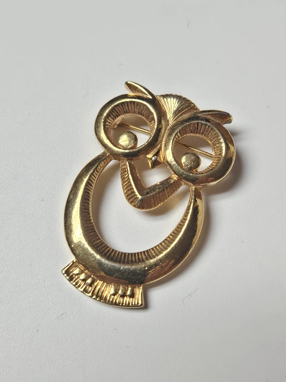 Avon Gold-Tone Owl Brooch Pin